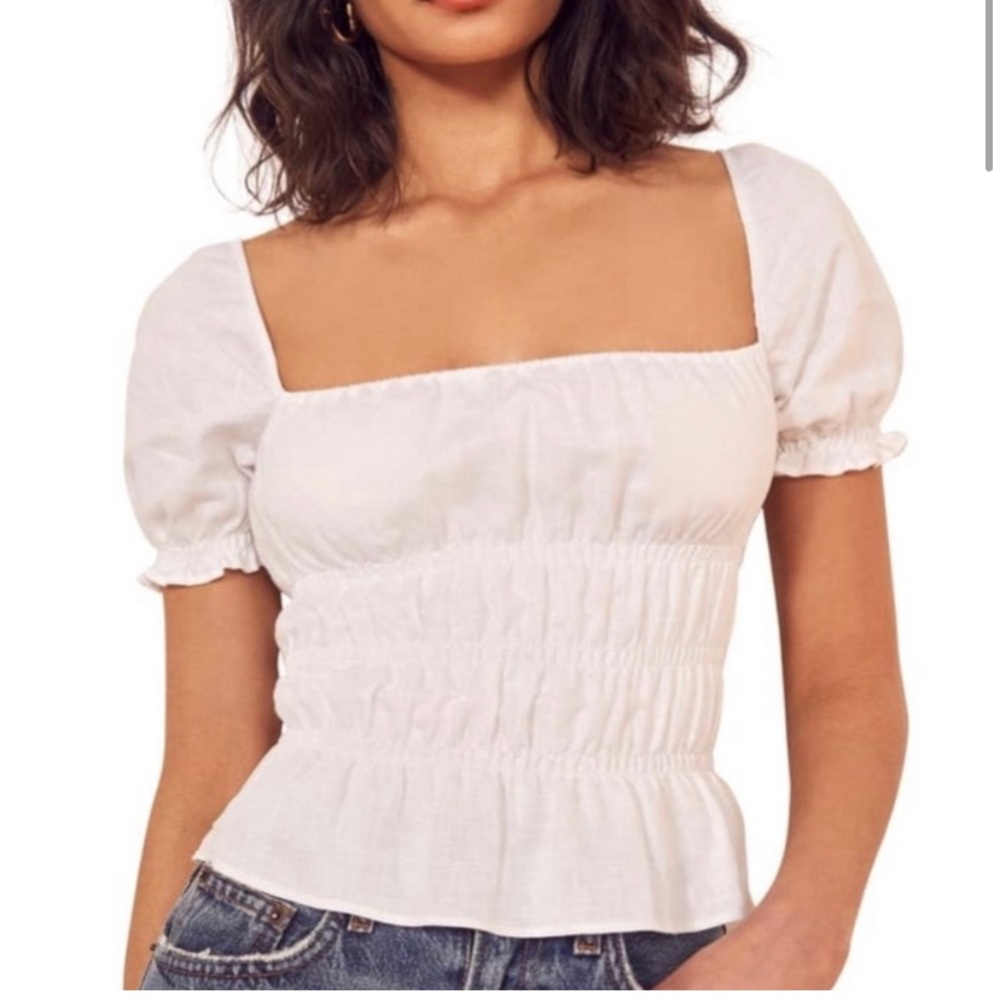 Reformation top so trendy